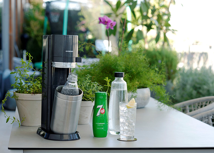How to carbonate water with SodaStream