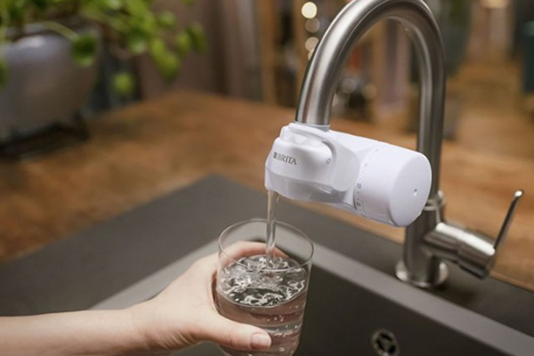 The water filter: how it works and what its benefits are